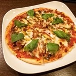 洋風居酒屋 ダイニング シュウ - 夏野菜のピザ