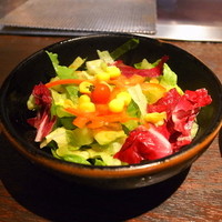 ニュー松坂 布施本店 - まずはサラダの登場