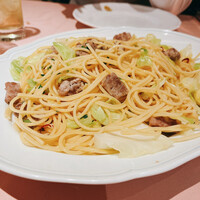 La Terrazza SABATINI - サルシッチャと春キャベツのペペロンチーノ。味が薄かった。