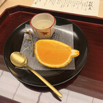 まる富 - デコポンのゼリーと百合根のお汁粉