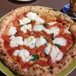 est pizzeria e trattoria GION - 6つに切って下さってました