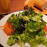 Kamekichi bistro - サラダとパン