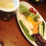 カフェ ド スイドウチョウ - サラダ仕立てのカプレーゼ