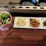 鉄板焼 一 - サラダと小鉢３種