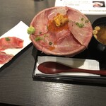 Kichijouji Nikudoresu Kaisendon - 黒毛和牛肉ドレス海鮮丼