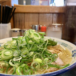 中華蕎麦 春馬 - 九条ねぎ山盛り〜✨✨✨