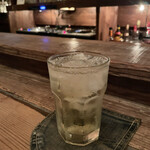スタンド 酒と音楽。 - レコードはDJスタイル。