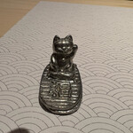 江戸前寿司 すし福 - 箸置きの招き猫が可愛い
