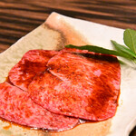 焼肉 拍手喝采 - ブランド牛を様々なアプローチで食べる