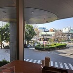 Restaurant f - 四ッ谷駅が見える窓際席