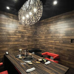 焼肉 拍手喝采 - ウッドで！全部の部屋がコンセプト違う！