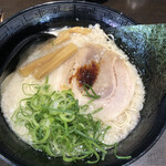 壱角堂 - こってりとんこつらぁ麺@850円