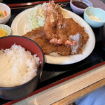 Tonkatsu - ミックス定食（ごはん３杯までおかわり自由）