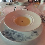 シェ・ブラウゼ - 「トウモロコシ "ゴールドラッシュ" のポタージュ」生クリームとバターを使用していないヘルシースープ。