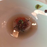 シェ・ブラウゼ - ここでご飯料理！おもしろい。「雑穀米の炙りにシェフ自家製ちりめん雑魚とイクラ。出汁にワサビと梅肉を入れて」。この料理のアイデアは是非自宅に頂きたい。