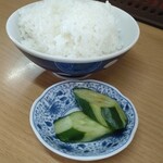 江ちゃんラーメン - 今日の漬物は胡瓜の浅漬