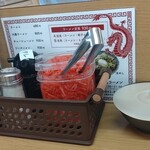 江ちゃんラーメン - 卓上！珍しくコショー使った！