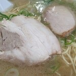 江ちゃんラーメン - チャーシュー2枚〜♪