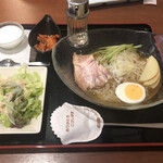 Sumibiyakiniku Shuen - 盛岡冷麺セット　940円（税抜き）これにドリンクが付く