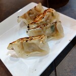 焼肉十兵衛×じげもんちゃんぽん - 【2023.3.11(土)】ミニカレー餃子セット572円の一口餃子4個