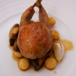 フランス料理 壺中天 - ５-１）ドンブ産うずらの詰め物のコンフィ