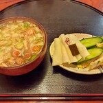 とんかつ桂 - 味噌汁とお新香