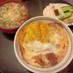 とんかつ桂 - ロースかつ丼(ご飯半分) 1500円(税込)