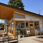 BACK COUNTRY Burger & Cafe - 