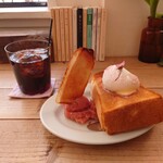 mameshiba - さくらあんバタートースト、アイスコーヒー