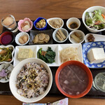 名前のない店 - 薬膳ランチ　1600円 メイン料理は後から