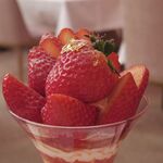 資生堂パーラー - “古都華”のロイヤルストロベリーパフェ