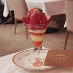 資生堂パーラー - “古都華”のロイヤルストロベリーパフェ