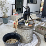 名前のない店 - 井戸