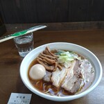 らーめん 水澄 - しょうゆラーメン（大盛）全部のせ