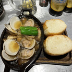 焼はまぐりstand - ハマグリのアヒージョ