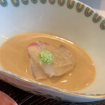 赤坂 渡なべ - お食事：鯛茶漬け 大好きにしていた、渡なべさんの鯛茶漬け。鯛の切り方が変わっていてびっくり。 でも今の方が好みかも。研究しているんですね。いつもながら美味しい。 ご飯もとても美味しい！