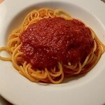 Antonio - トマトソースのパスタ
