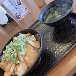 カルビ丼とスン豆腐専門店 韓丼 - ねぎ塩豚トロ丼690円也