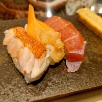 鮨 逸喜優 - キンメ、アオヤギ、中トロ 鮨 逸喜優 - キンメ、アオヤギ、中トロ