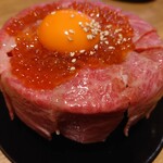 Kaisensakaba Ebisu - イクラと和牛の肉まぶし