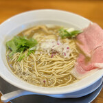 煮干し豚骨らーめん専門店 六郷 - 濃厚煮干豚骨ラーメン ¥850-