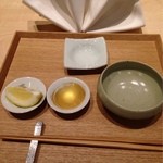 にい留 - テーブルセッティング。