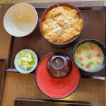 Sobadokoro Isamiya - 煮込みカツ丼