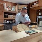 海味 - 大将が握ってくれます。