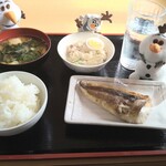 魚が自慢のお食事処 旬鮮めしや はりまや - 料理写真:合計680円定食（仮名）