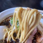 大津家 - 麺は「細麺」と「中太麺」が選べます。
こちらは「中太麺」
