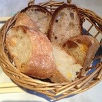 パンは焼き立て自家製！