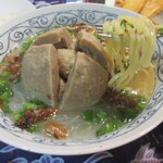 Warung Berkah Jaya - 巨大な肉団子の中には？