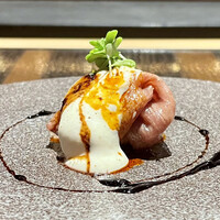 4000 Chinese Restaurant - 和牛サーロインと黒無花果の冷菜 豆腐のソースとラー油
