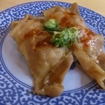 Muten Kurazushi - 豚カルビキムチ。豚肉系のお寿司は食べやすいです！